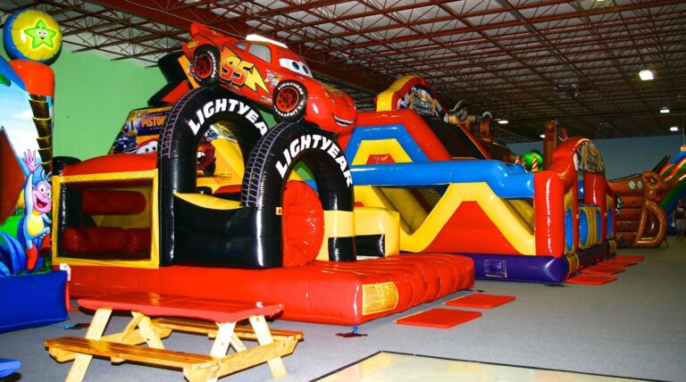 5 Secrets Bounce House Manufacturers Don’t Want You to Know